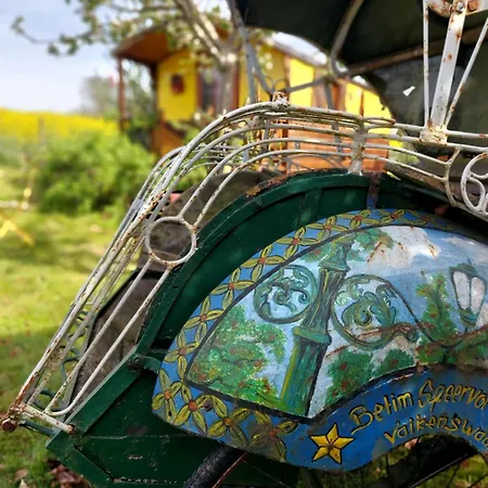 La Roulotte De Mouni 山林小屋