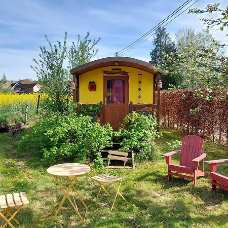 La Roulotte De Mouni 山林小屋 Gesves