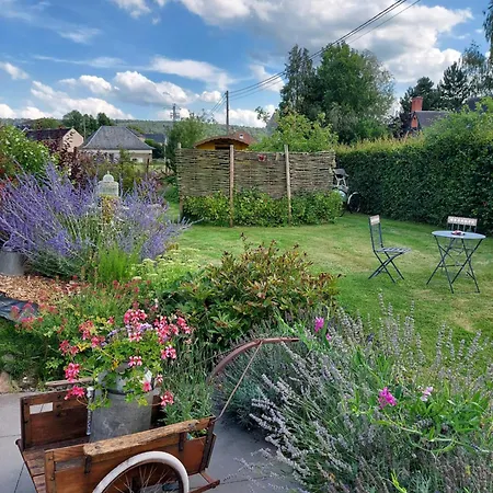 La Roulotte De Mouni 山林小屋